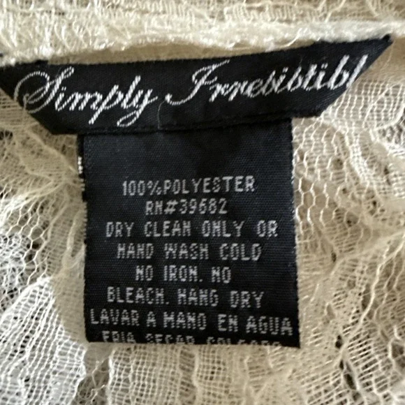 Simply Irresistible Y2K Sheer Ivory Lace Top Size L Renaissance Dainty Fairy - Picture 7 of 9